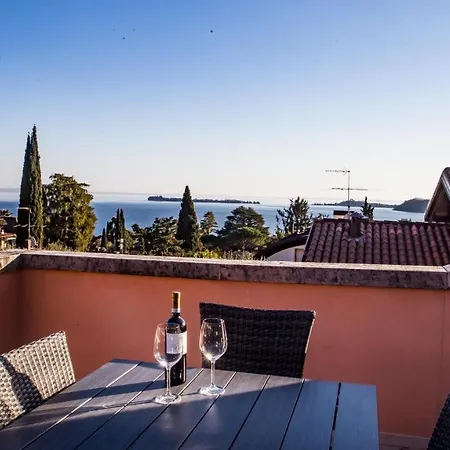 Luxusvilla Mit Traumhafter Dachterrasse Gardone Riviera