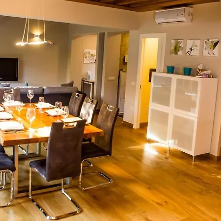 Luxusvilla Mit Traumhafter Dachterrasse Ferienhaus *